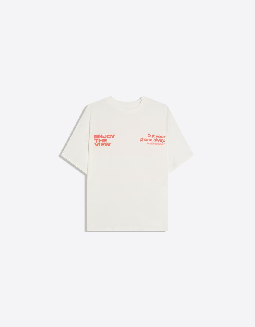 white sleeve T-shirt